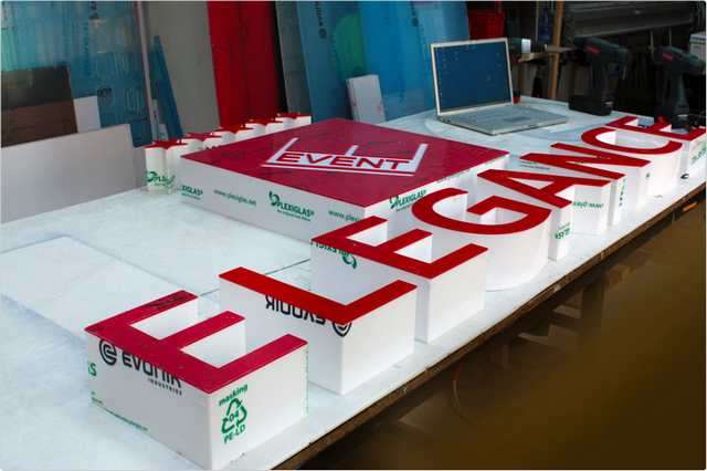 Aluform Profilform LEDform 3Dform Reliefform Metallform Leuchtform Lichtform Acrylform Fräsform Gefrästerform Plexiform Plexiglasform Plexiglasletter Plexiletter Werbung Neukölln